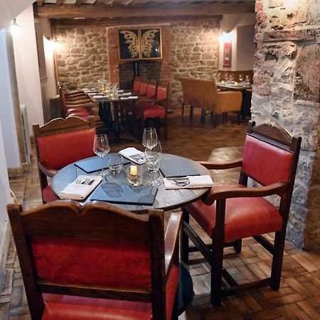 Alfred Russel Wallace Restaurant With Rooms Usk Kültér fotó