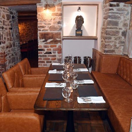 Alfred Russel Wallace Restaurant With Rooms Usk Kültér fotó