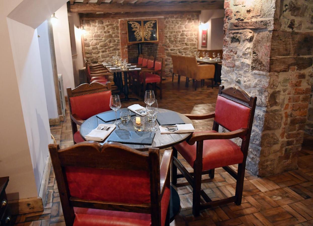 Alfred Russel Wallace Restaurant With Rooms Usk Kültér fotó