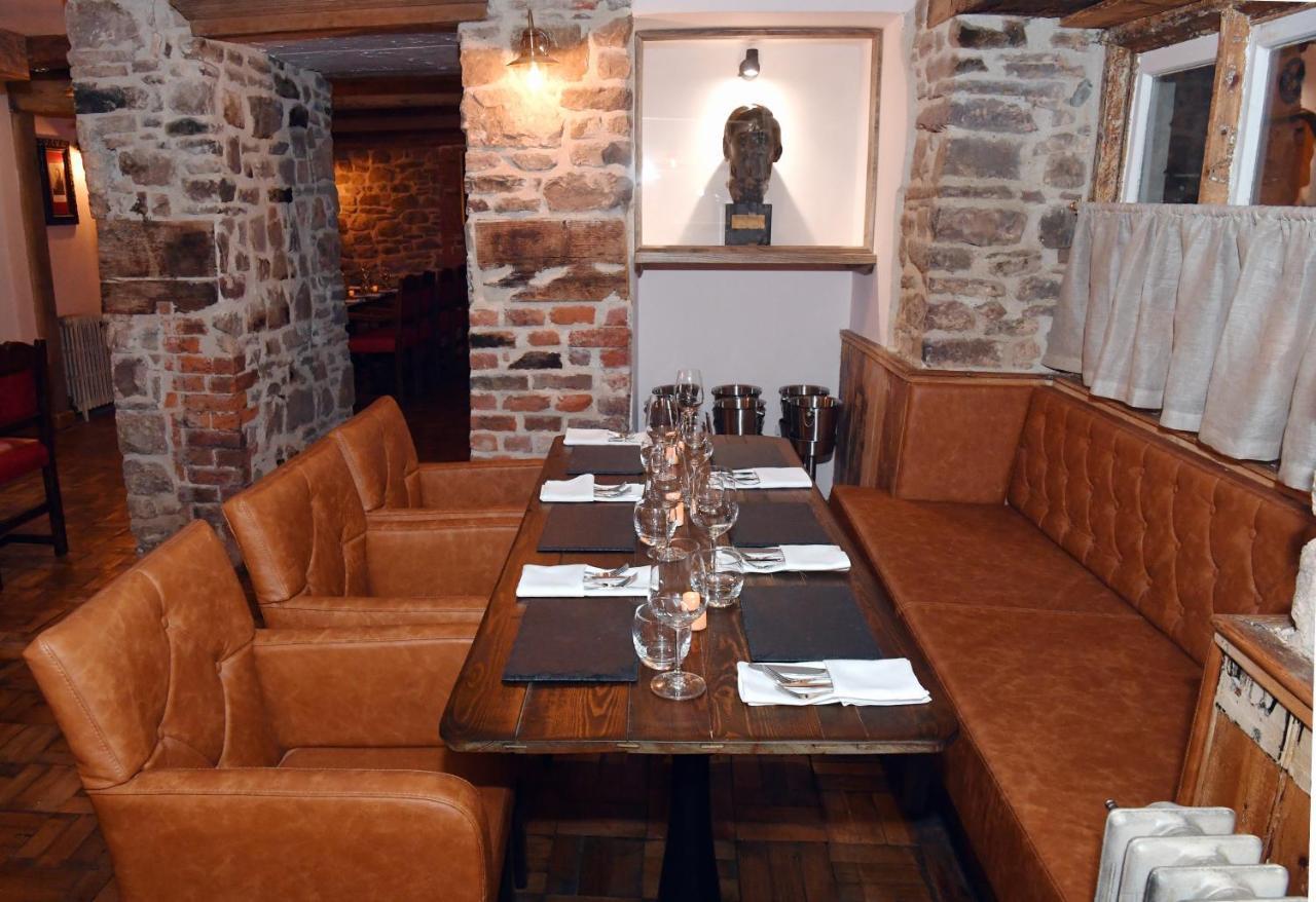 Alfred Russel Wallace Restaurant With Rooms Usk Kültér fotó